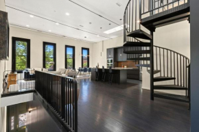 NEW! Modern Scandinavian Loft in Old Town Square